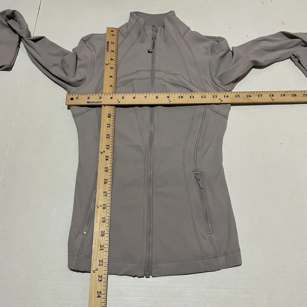lululemon athletica pre owned